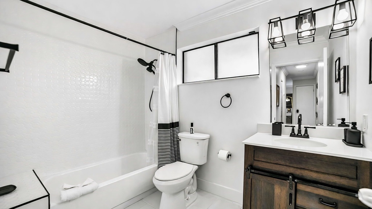 Photo of Bathroom in The Hammocks
