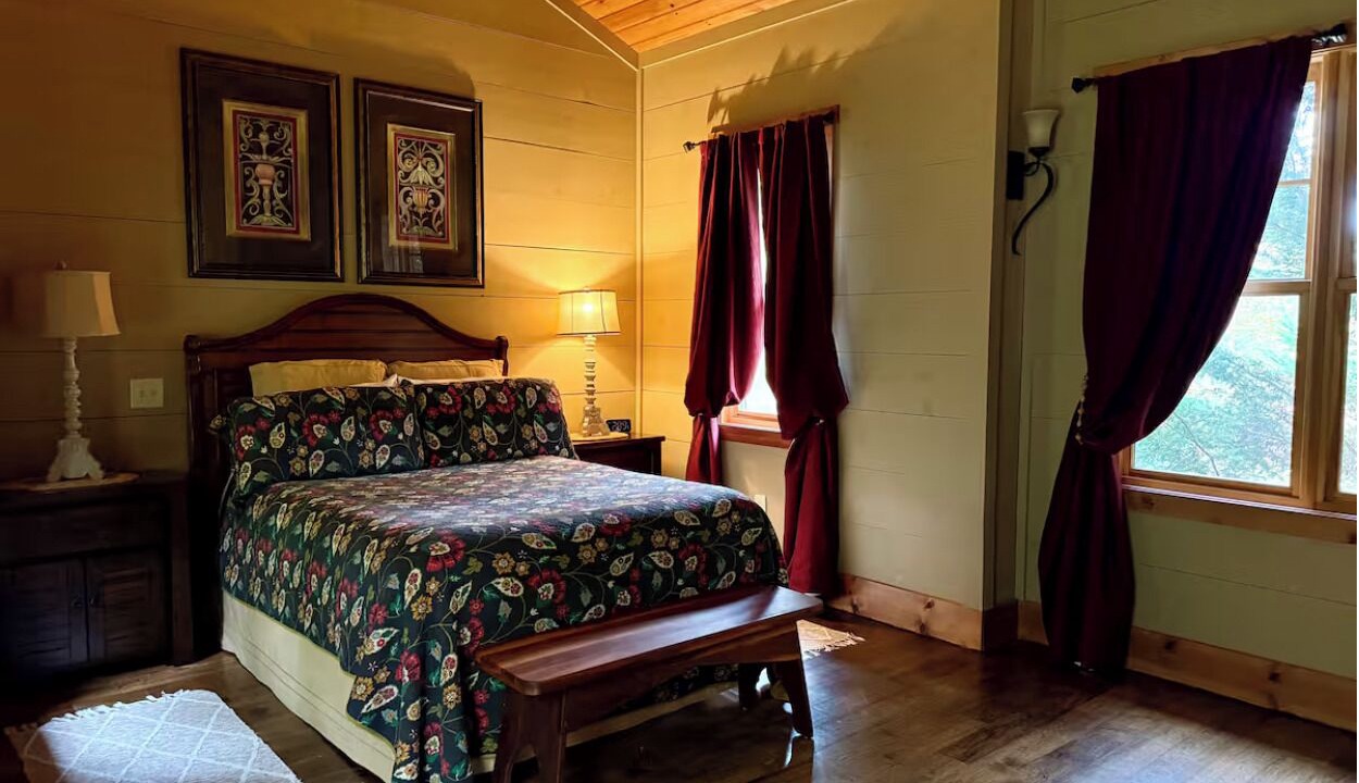 Photo of Bedroom in Lakemont
