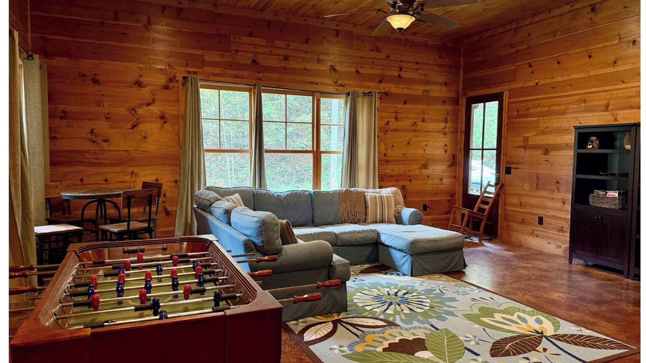 Photo of Livingroom in Lakemont