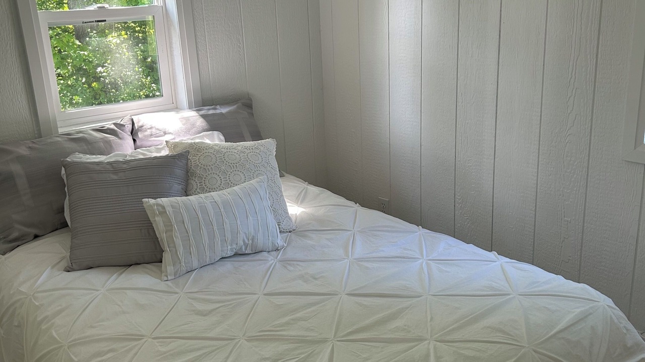 Photo of Bedroom in Isaacs Glen