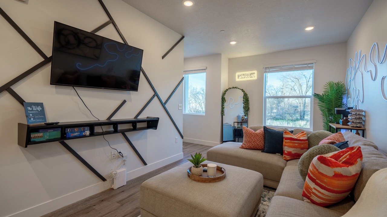 Photo of Livingroom in Poplar Grove