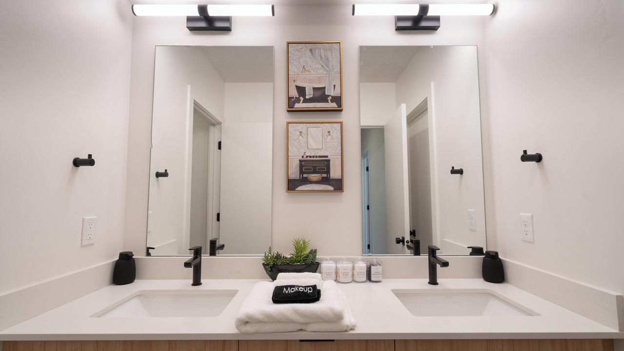 Photo of Bathroom in Poplar Grove