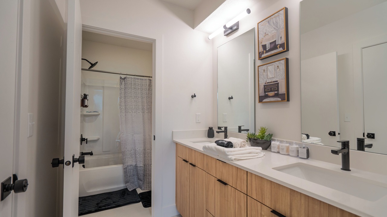 Photo of Bathroom in Poplar Grove