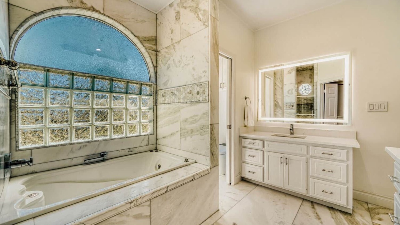 Photo of Bathroom in Greenshores