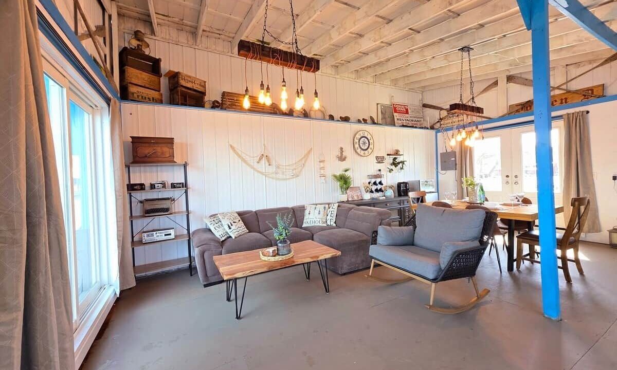 Photo of Livingroom in Gores Landing