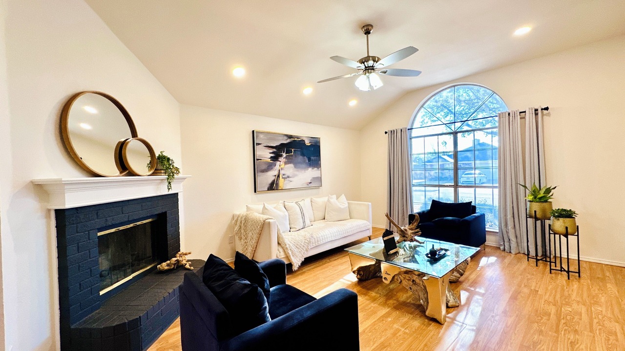 Photo of Livingroom in Burleson