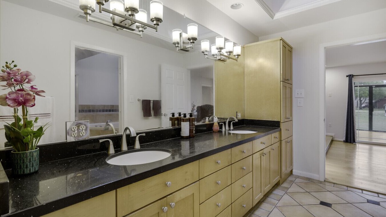Photo of Bathroom in Garland