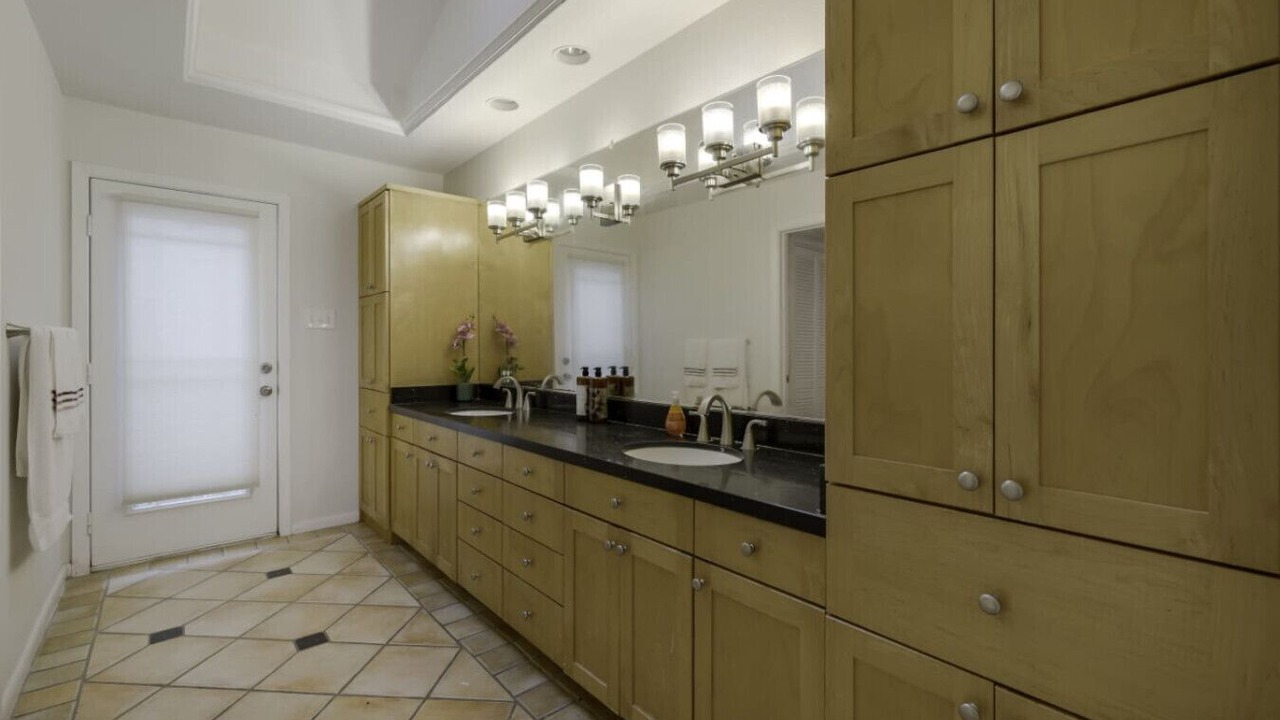 Photo of Bathroom in Garland