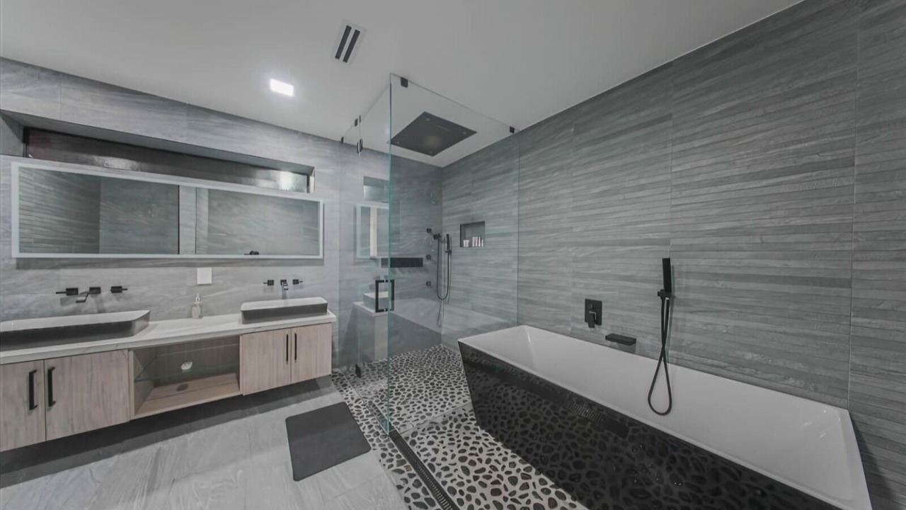 Photo of Bathroom in Tamiami