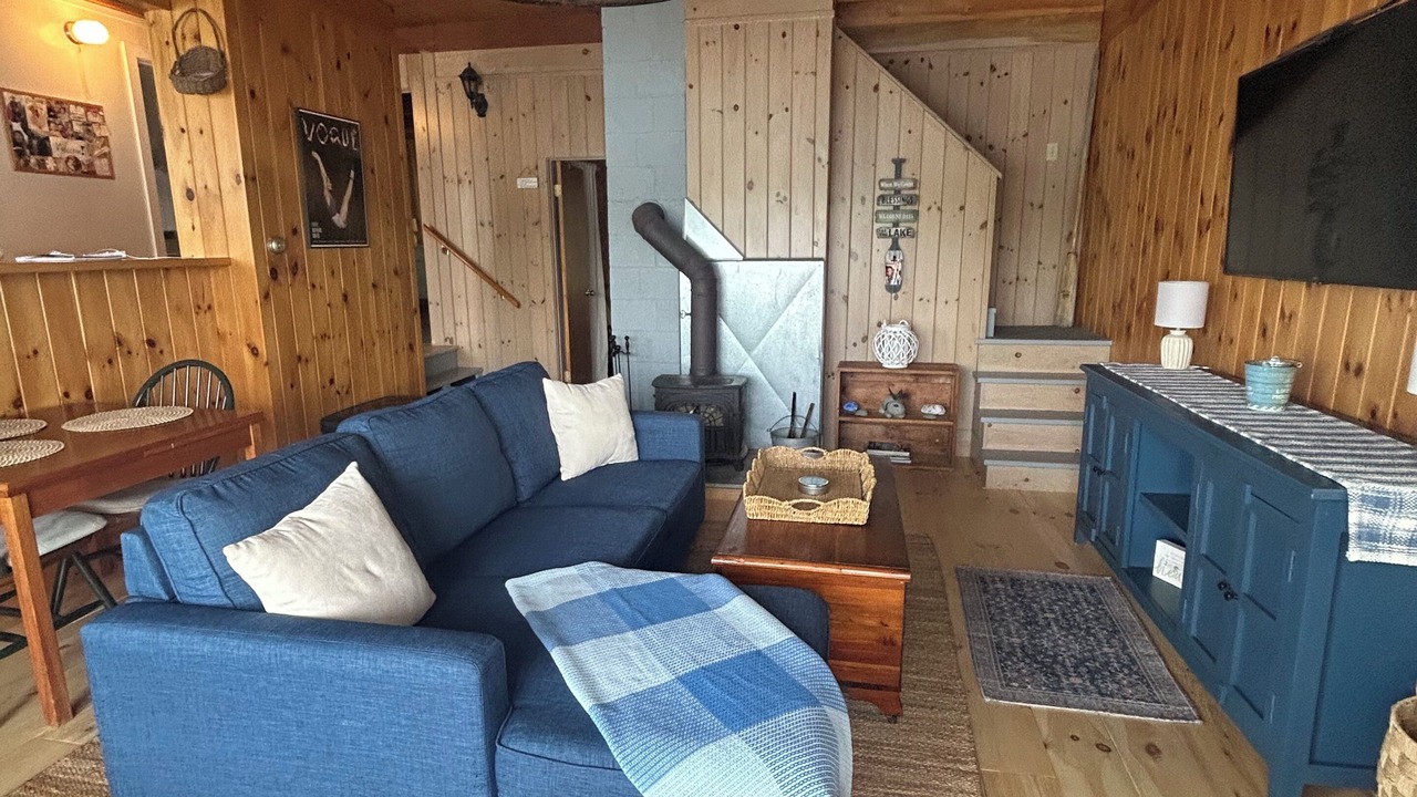 Photo of Livingroom in Acton