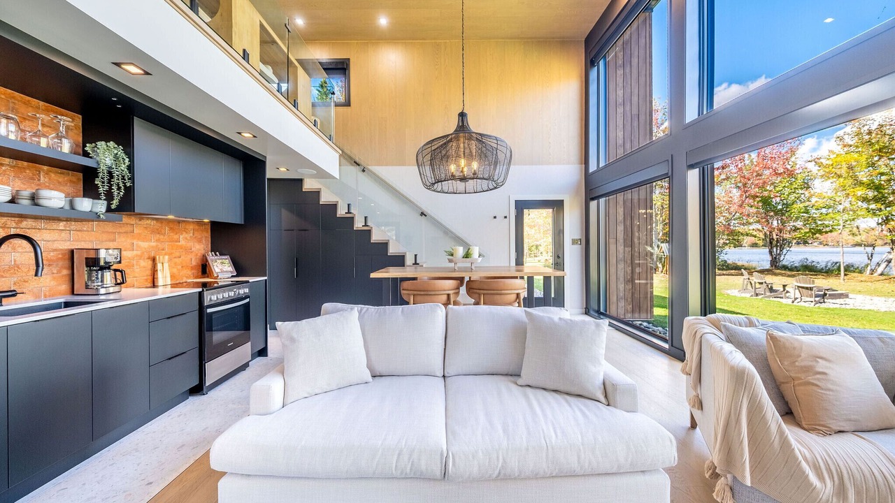 Photo of Livingroom in Lambton