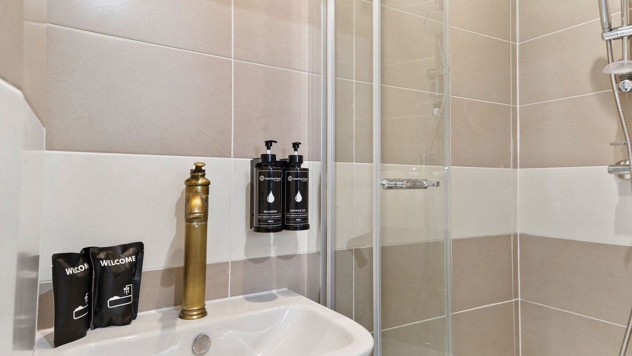 Photo of Bathroom in Gare