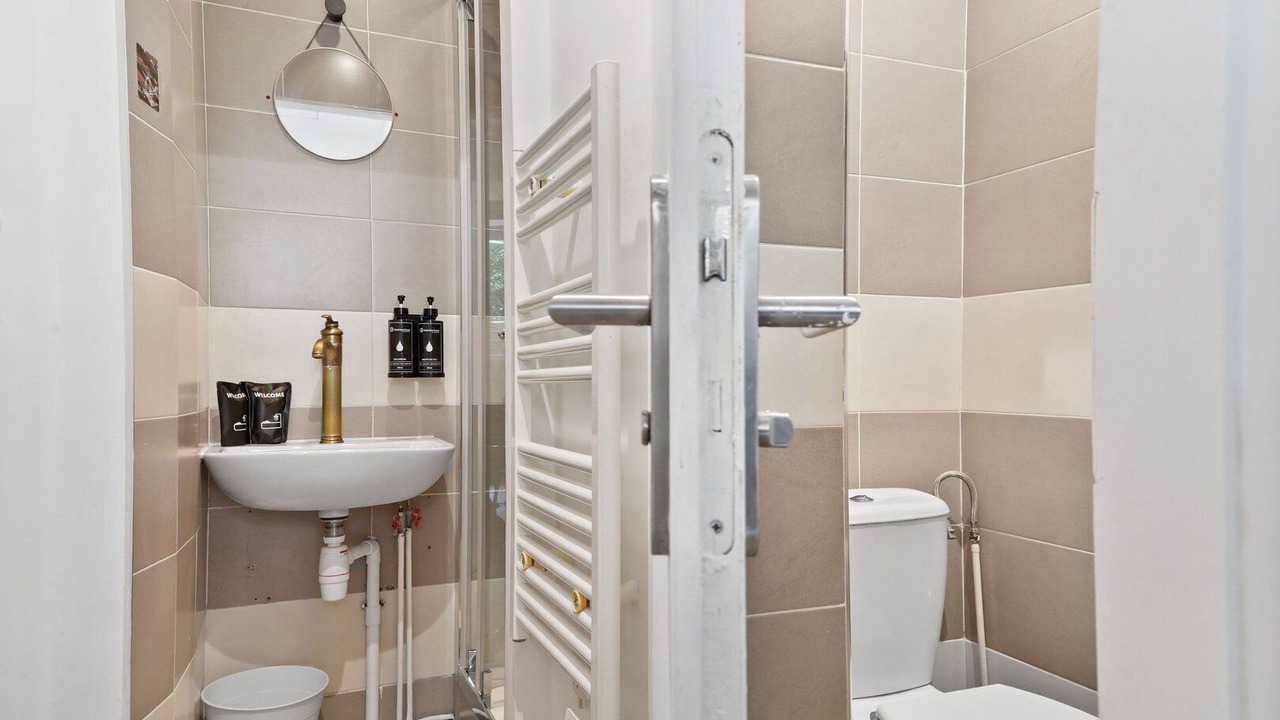 Photo of Bathroom in Gare