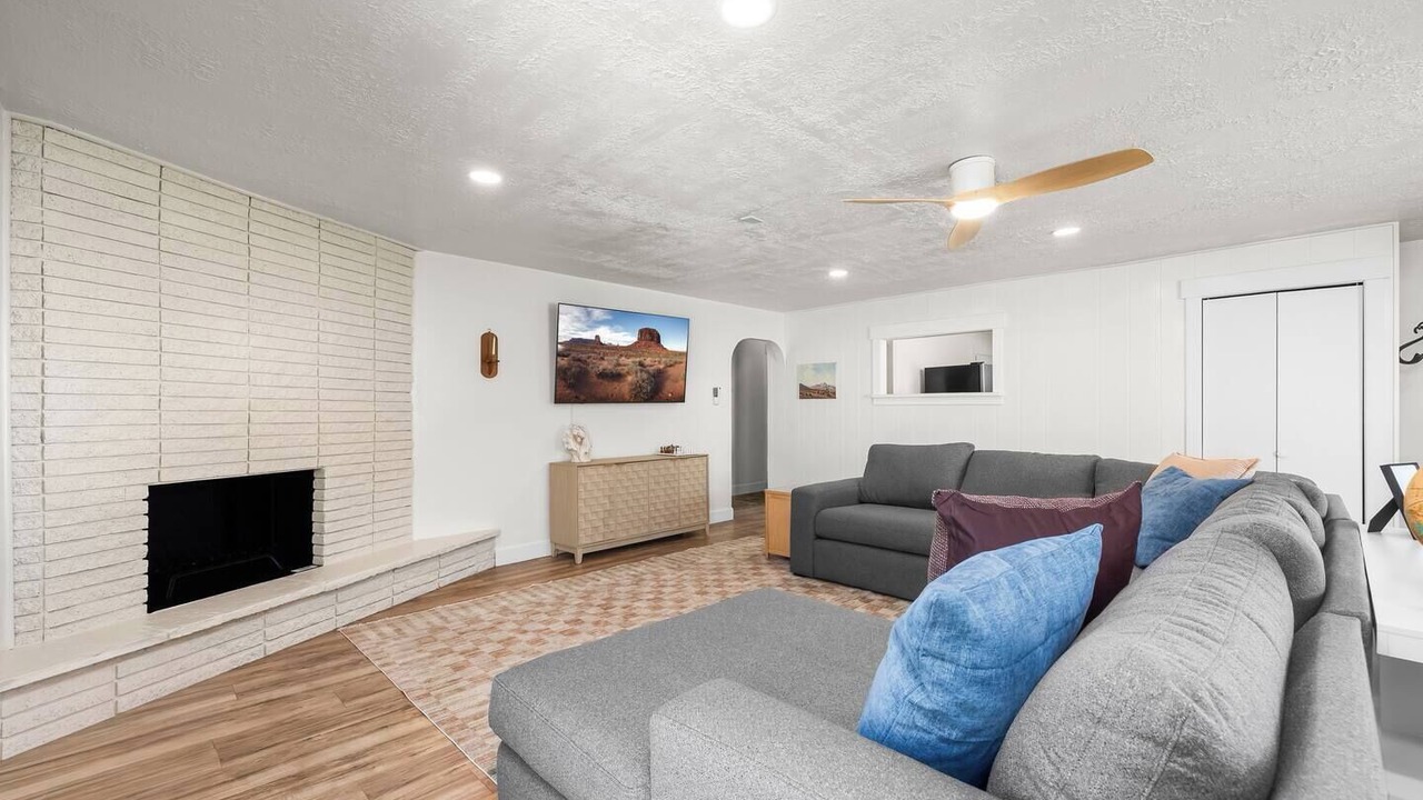 Photo of Livingroom in Orem