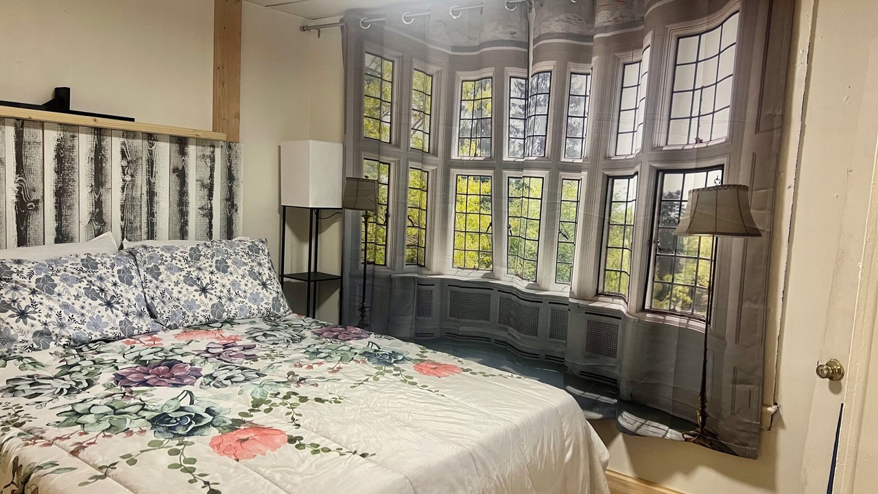 Photo of Bedroom in Stockade Historic District