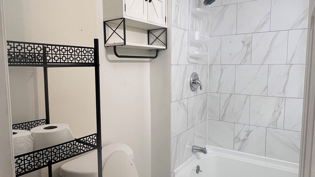 Photo of Bathroom in Stockade Historic District