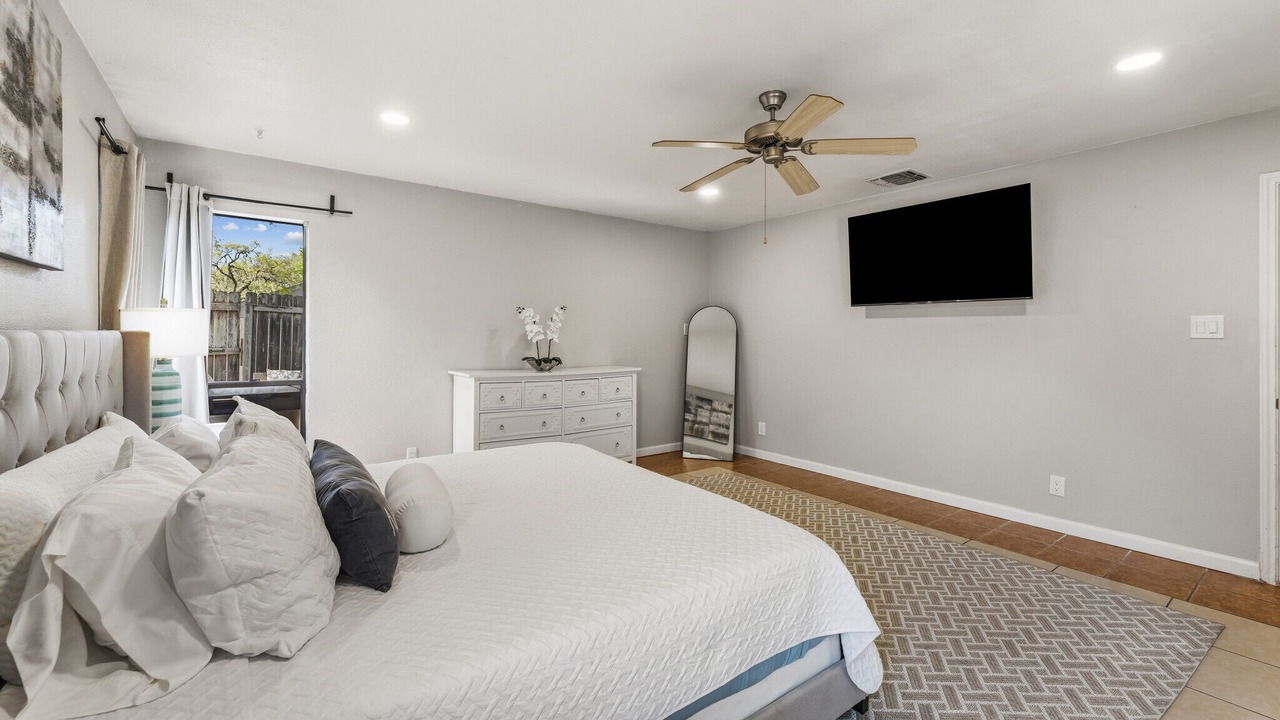 Photo of Bedroom in North San Antonio - SAT