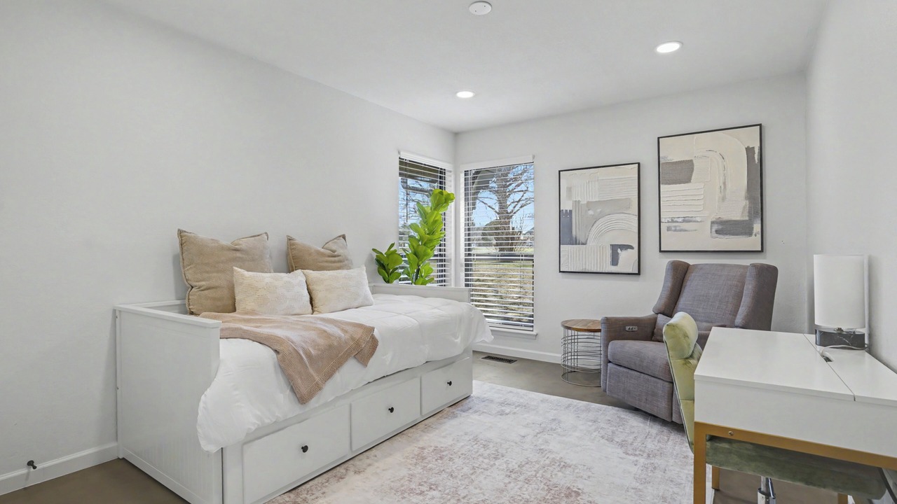 Photo of Bedroom in Jenks