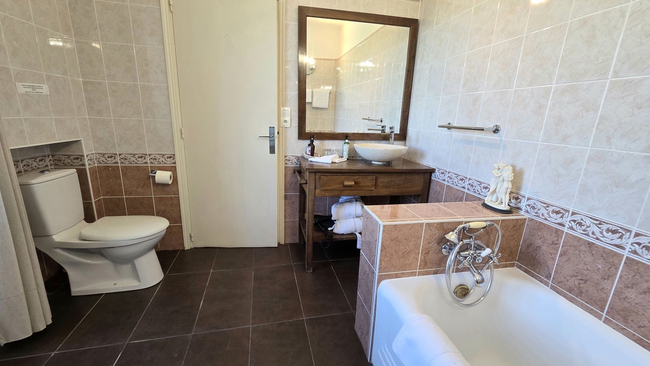 Photo of Bedroom in Dirac