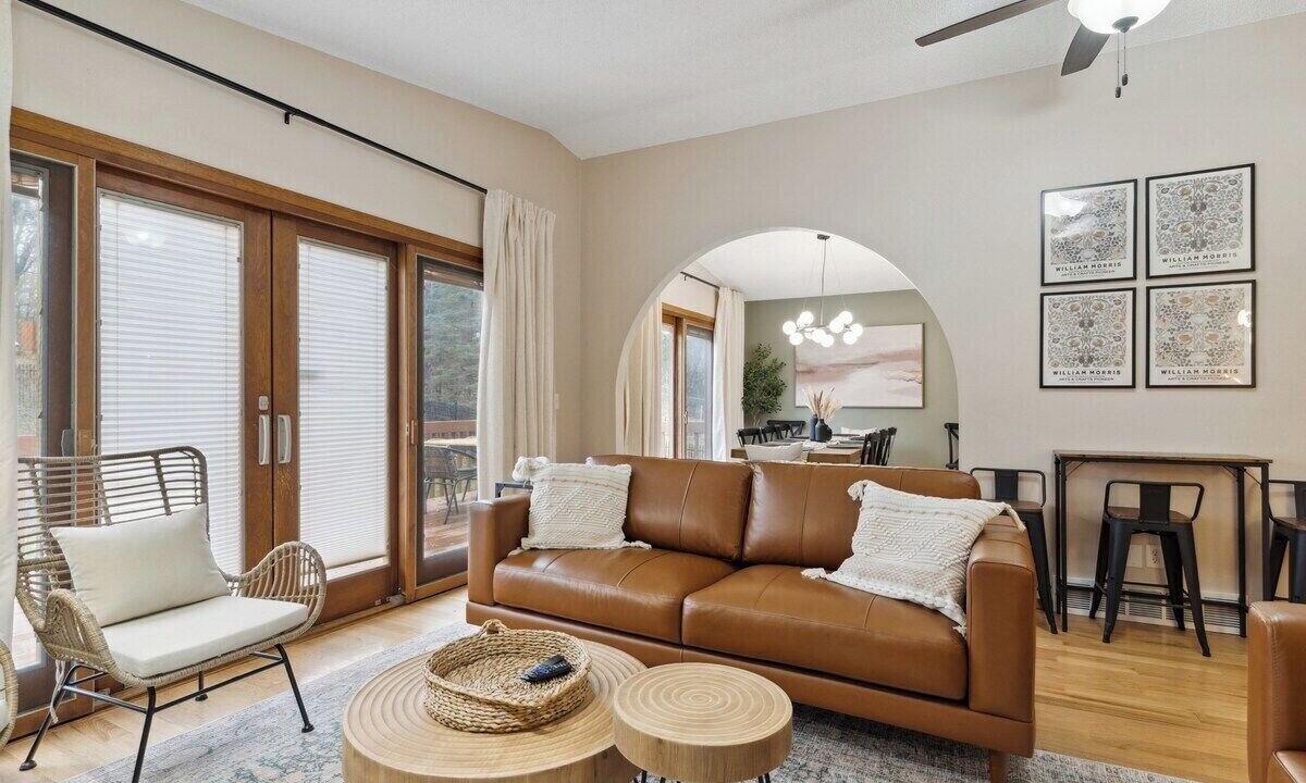 Photo of Livingroom in Iowa City