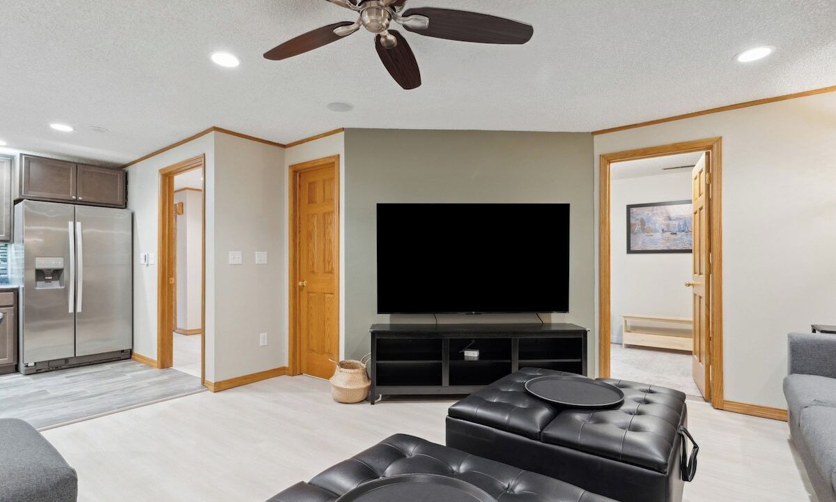 Photo of Livingroom in Iowa City