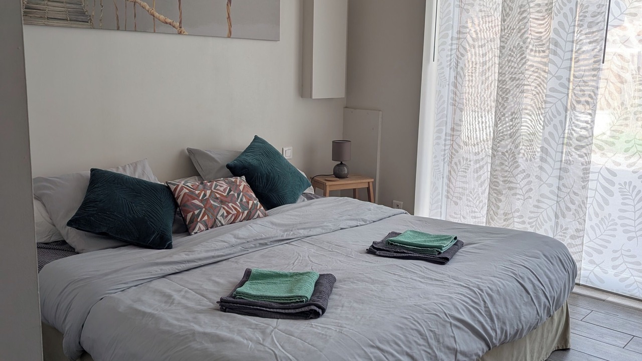 Photo of Bedroom in Donneville