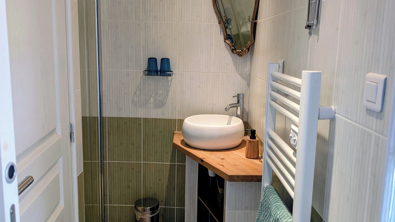 Photo of Bathroom in Donneville