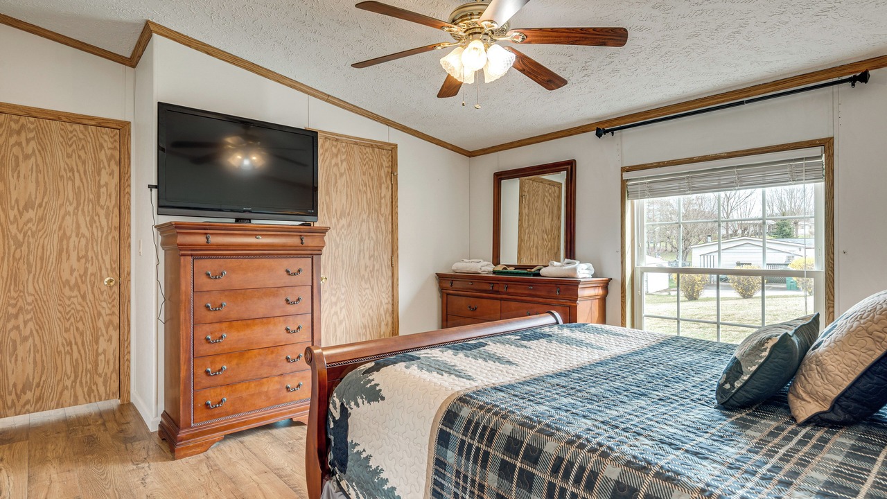 Photo of Bedroom in Asheville