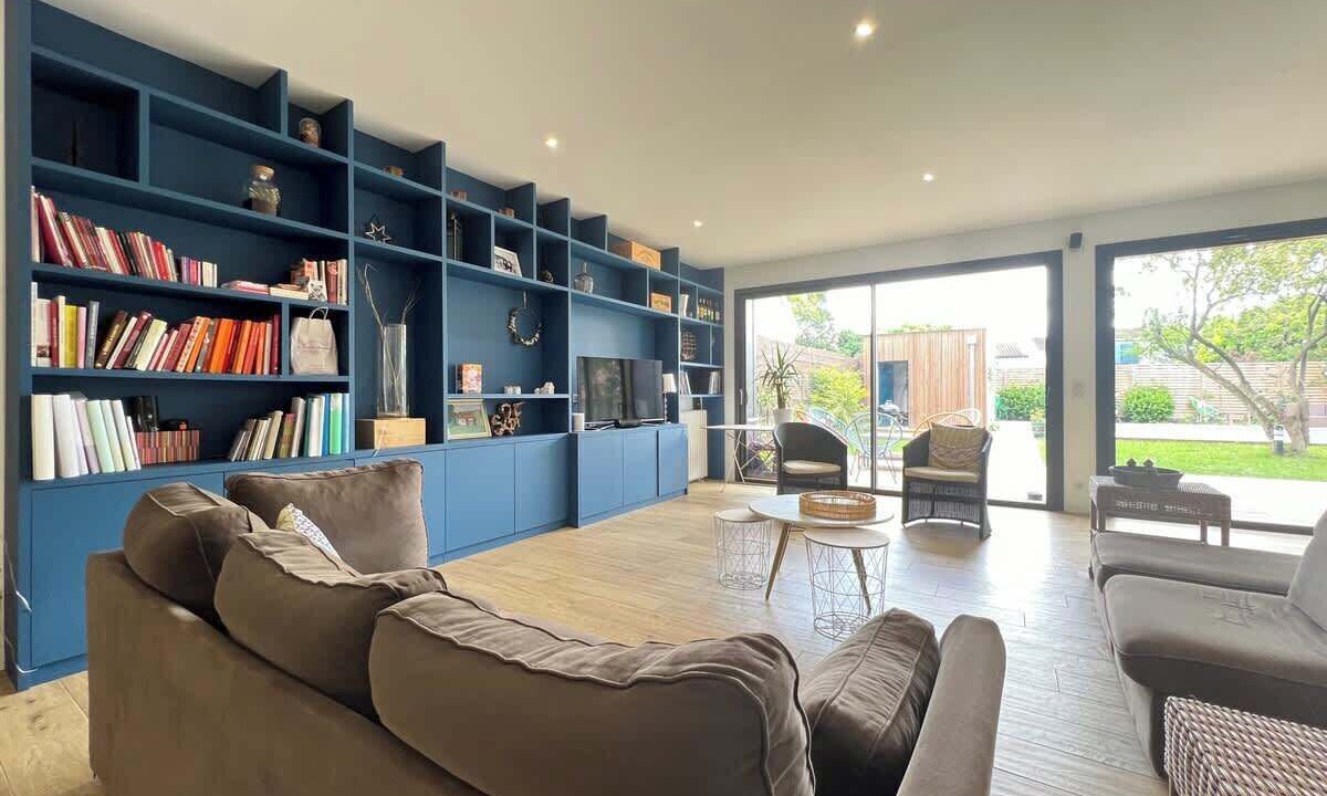 Photo of Livingroom in Sept Deniers