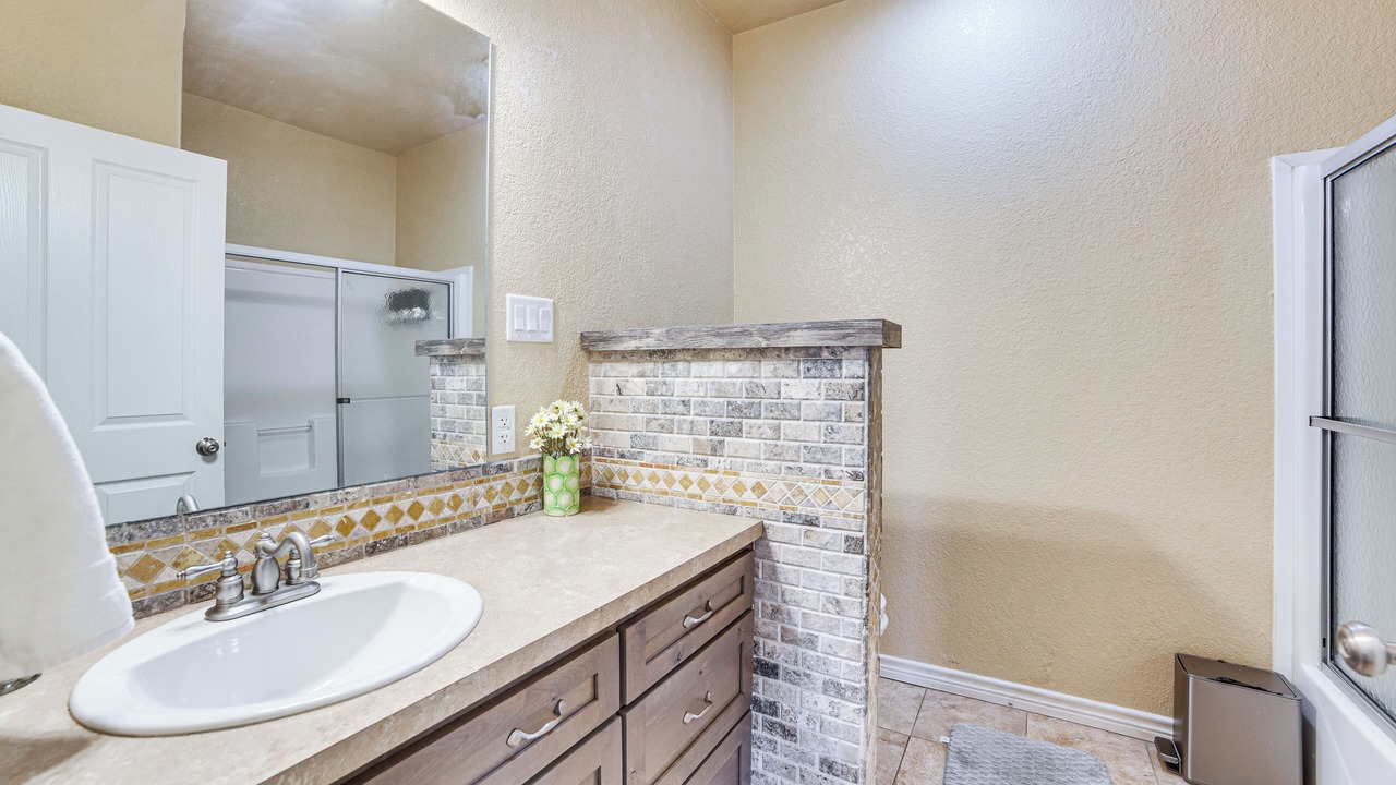 Photo of Bathroom in Kemp