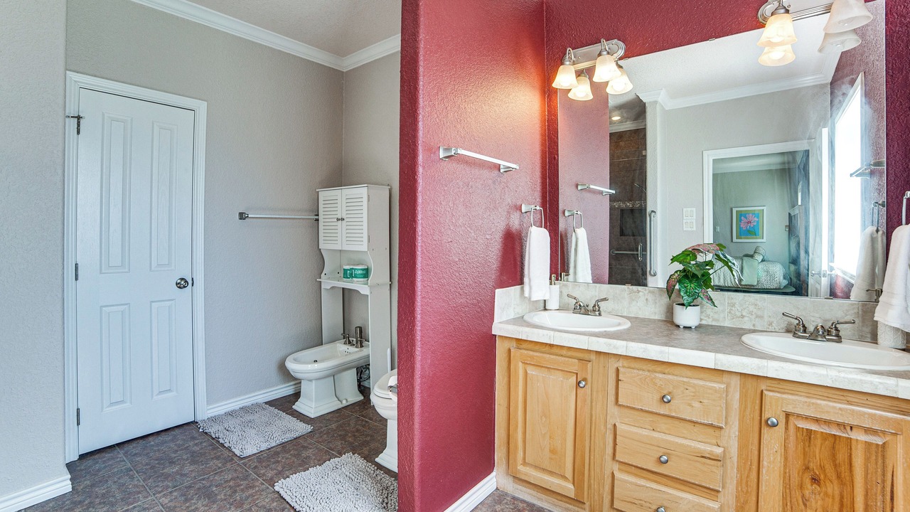 Photo of Bathroom in Kemp
