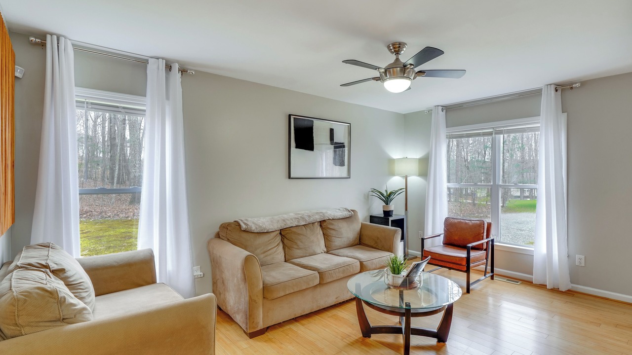 Photo of Livingroom in Hurdle Mills