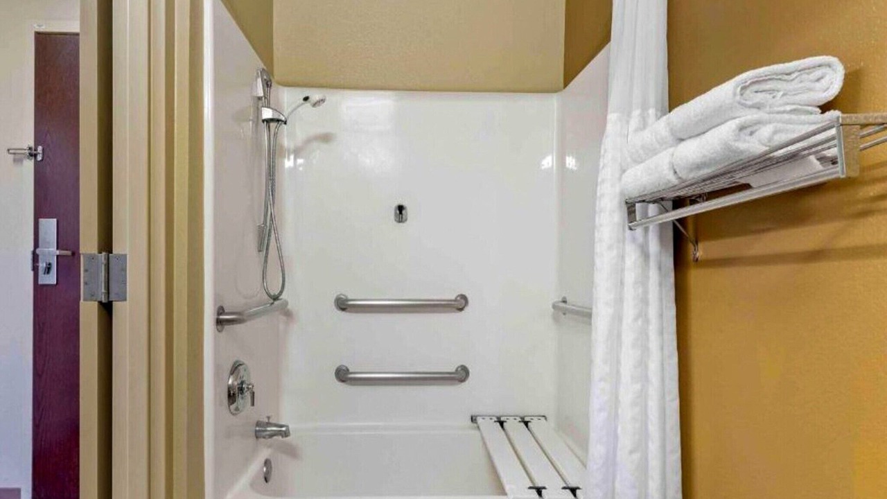 Photo of Bathroom in Executive Park