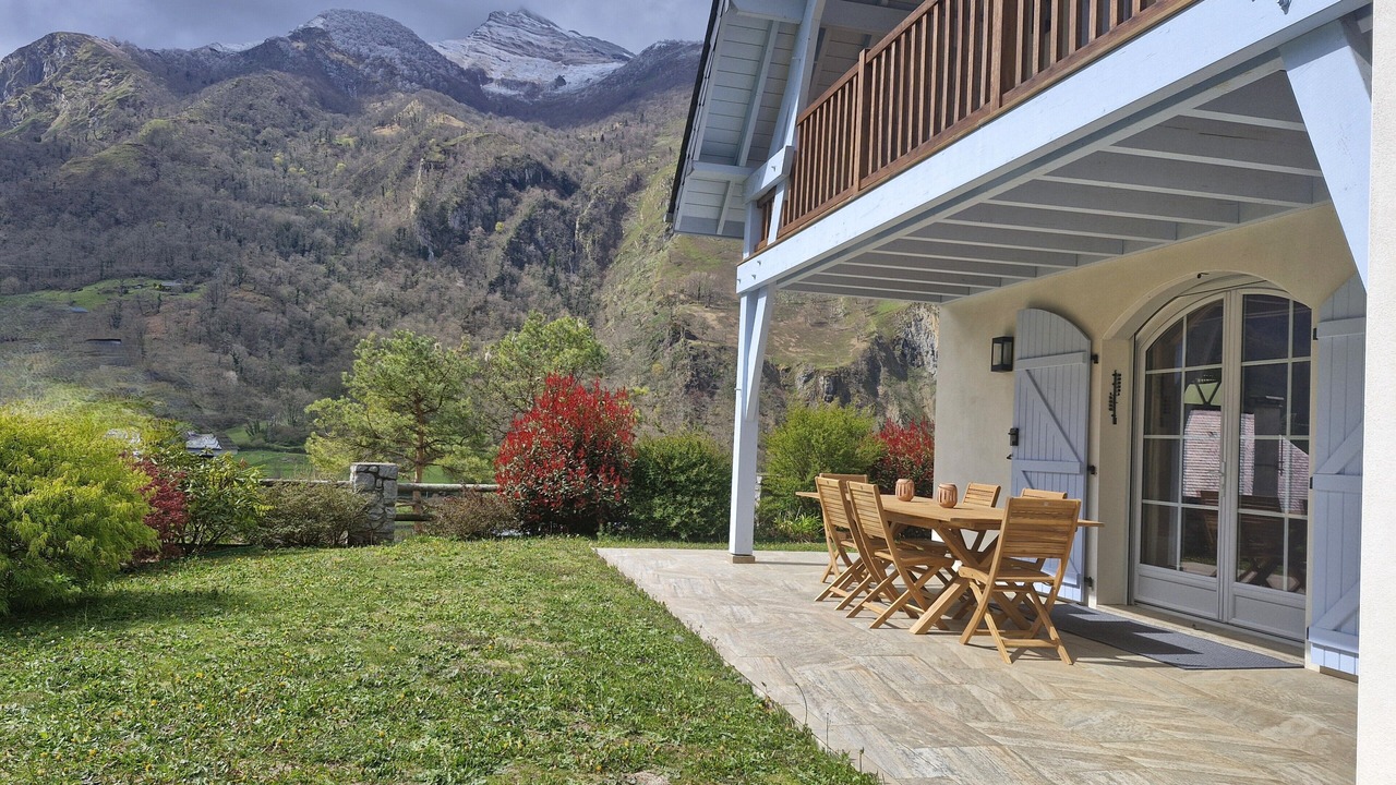 Photo of Outdoor in Louvie-Soubiron