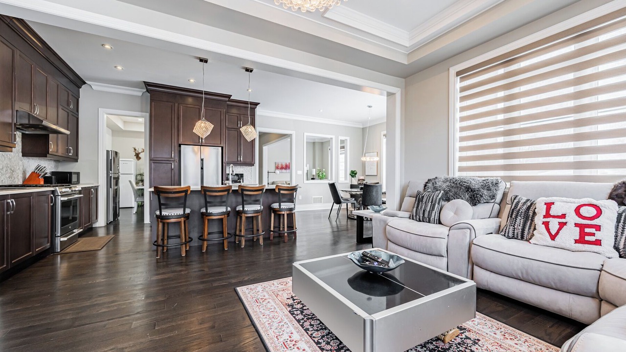 Photo of Livingroom in Cooksville