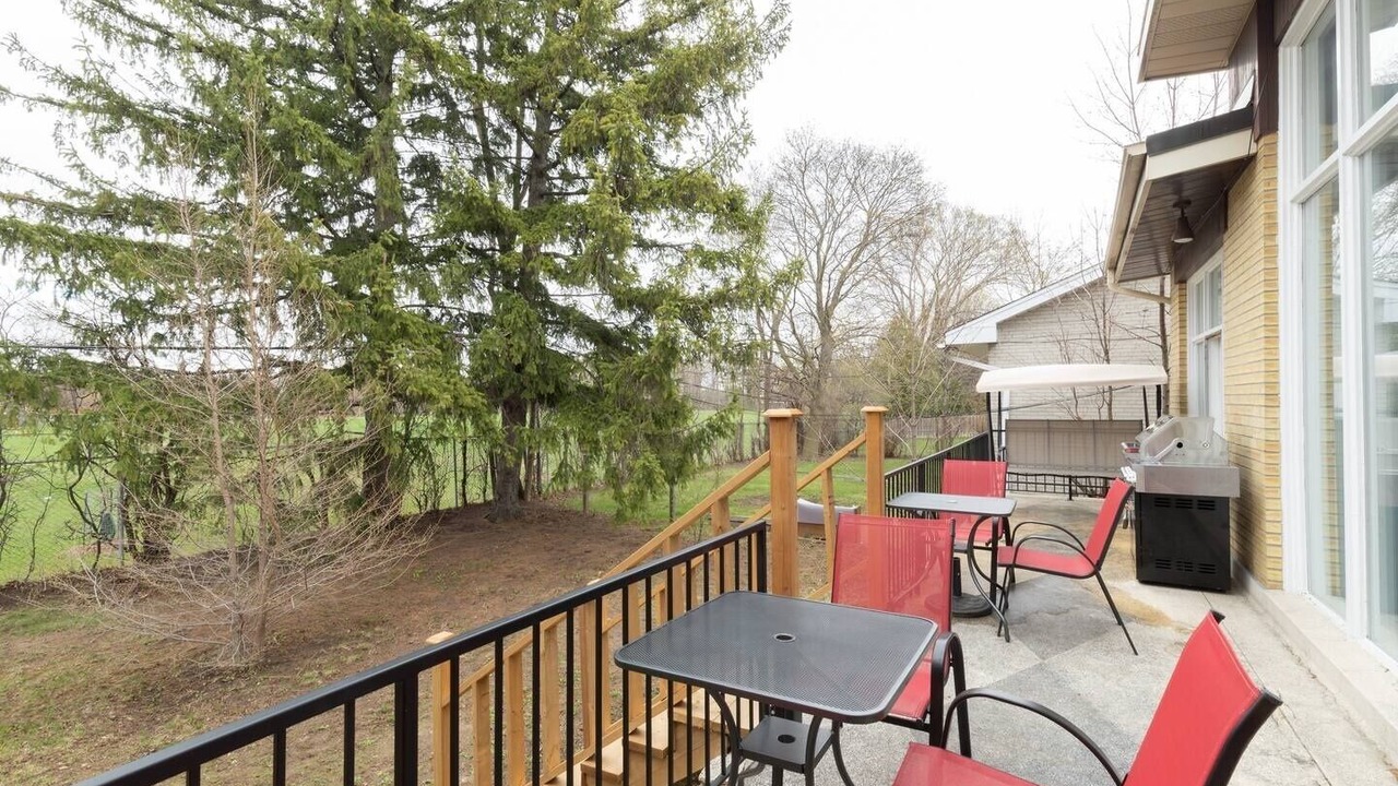 Photo of Outdoor in Thornhill