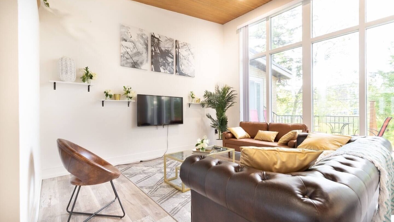 Photo of Livingroom in Thornhill
