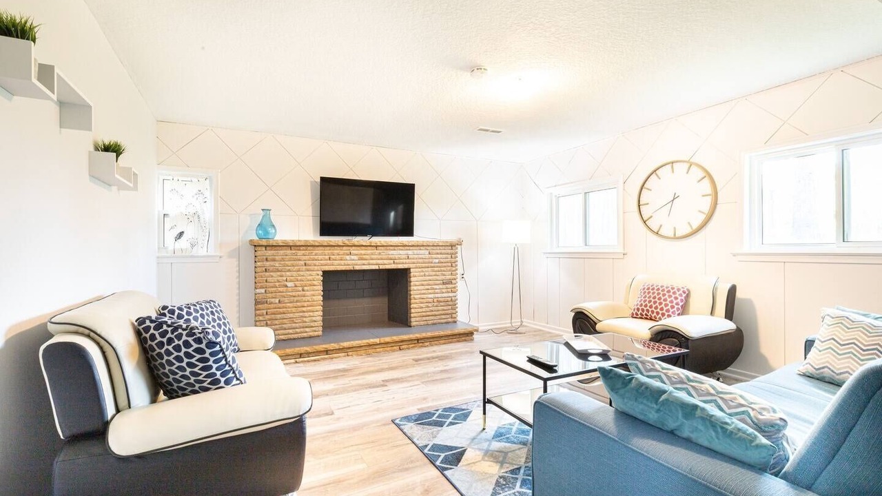 Photo of Livingroom in Thornhill