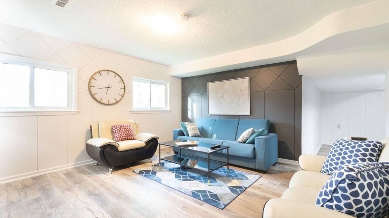 Photo of Livingroom in Thornhill