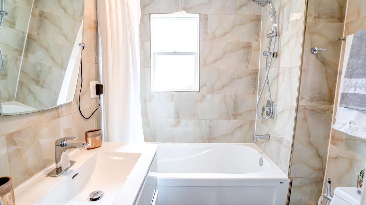 Photo of Bathroom in Topham Park