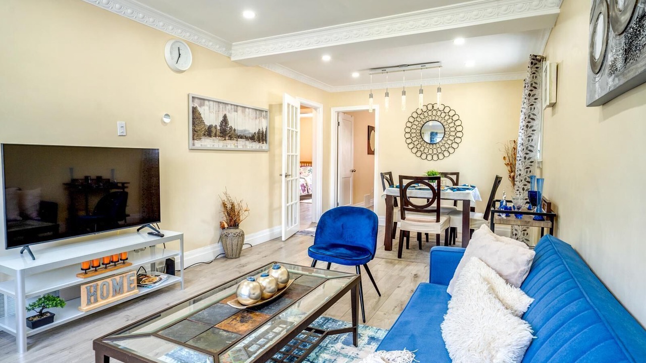 Photo of Livingroom in Topham Park