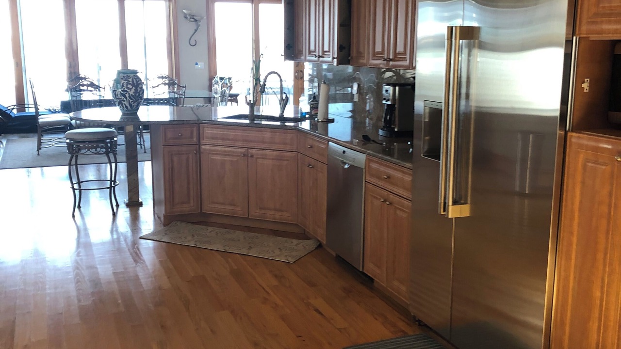 Photo of Kitchen in West Hampton Dunes