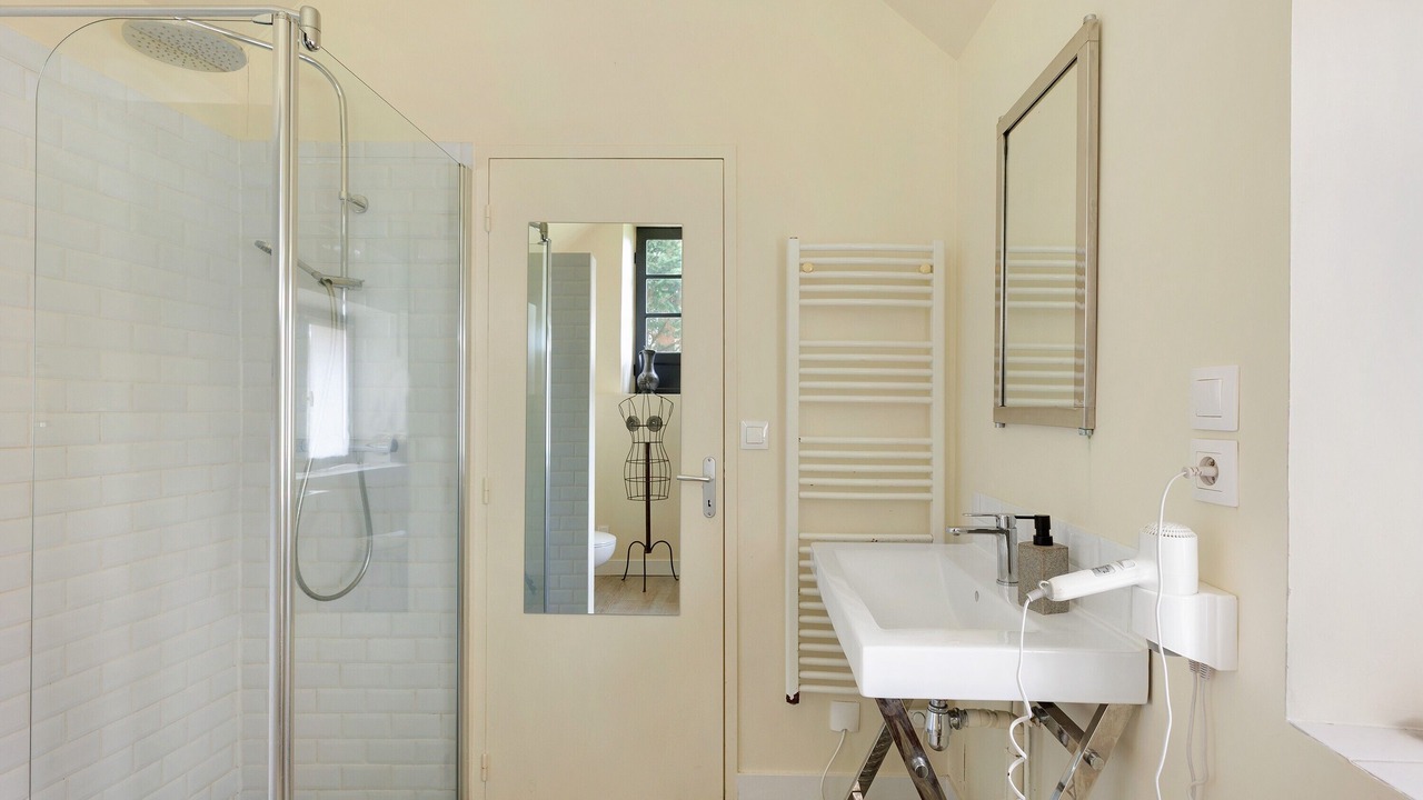 Photo of Bathroom in Ambillou