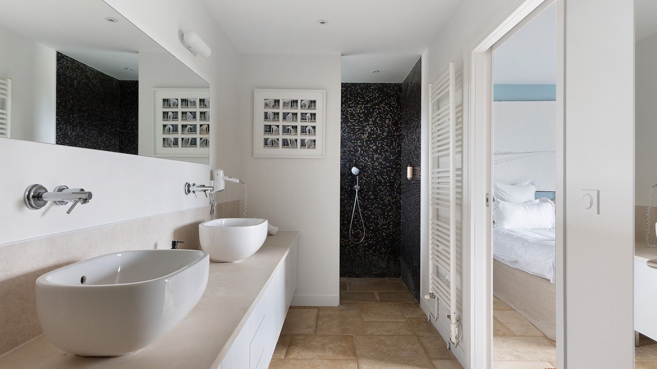 Photo of Bathroom in Ambillou