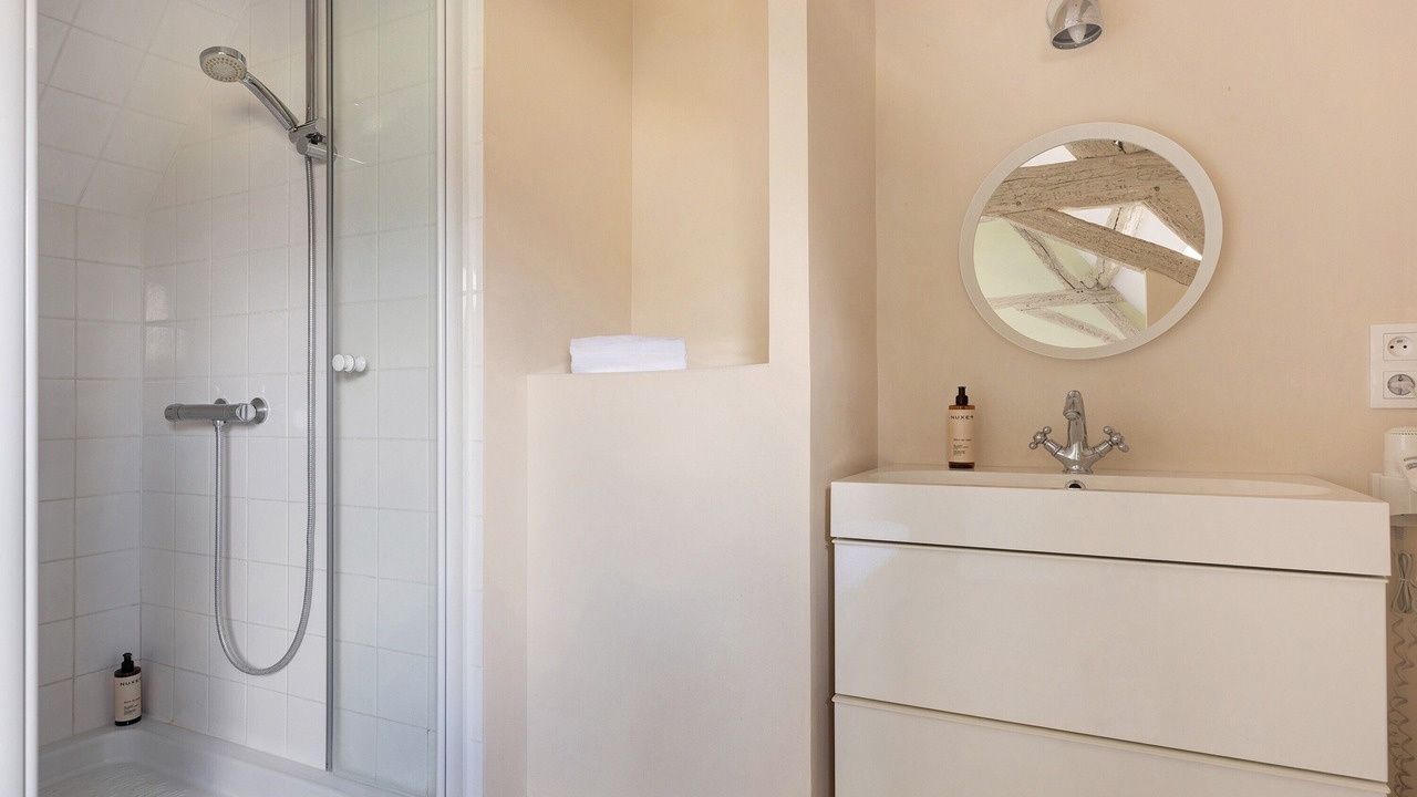 Photo of Bathroom in Ambillou