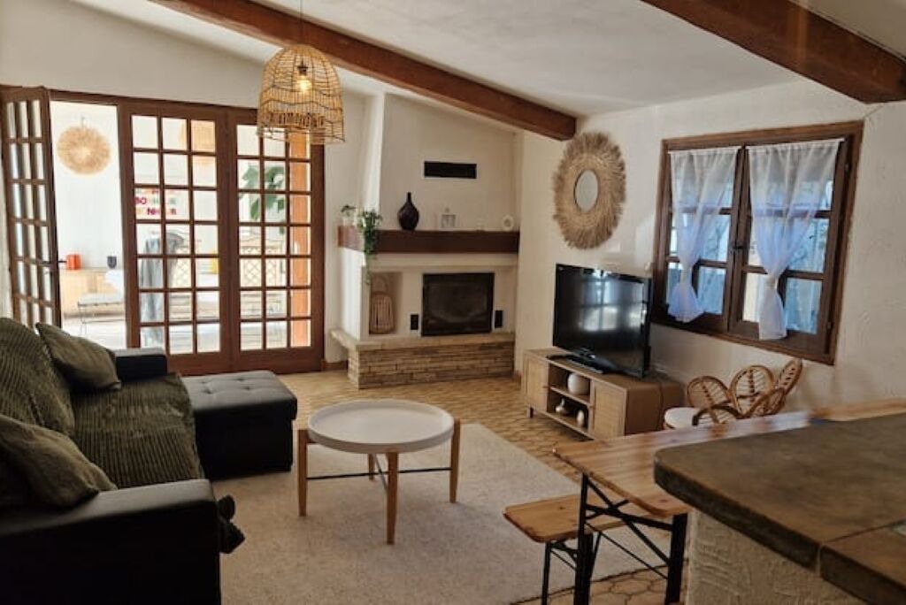 Photo of Livingroom in Saint-Laurent-des-Arbres