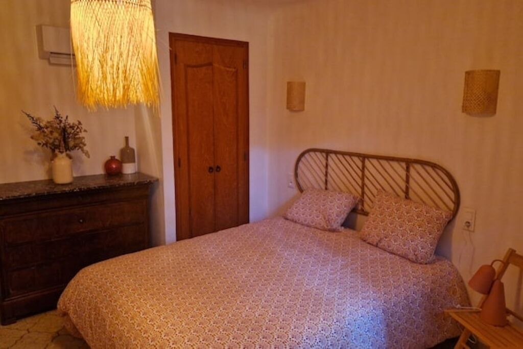 Photo of Bedroom in Saint-Laurent-des-Arbres
