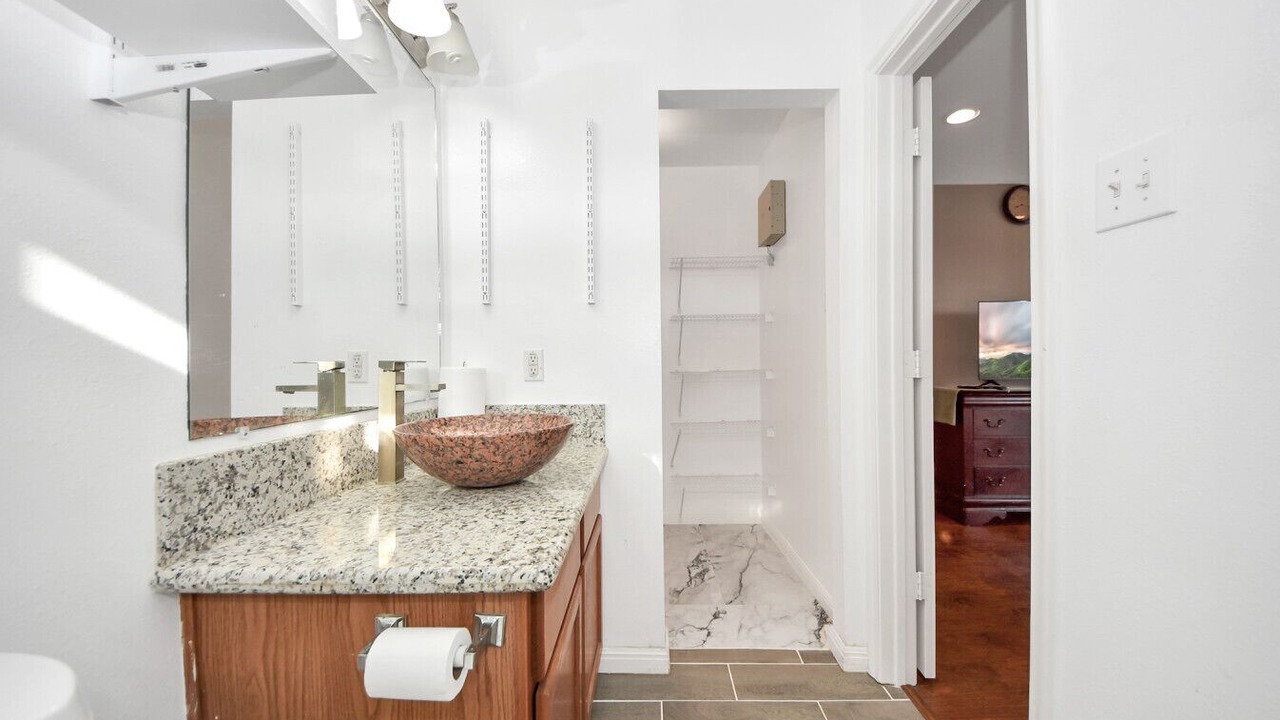 Photo of Bathroom in Clodine