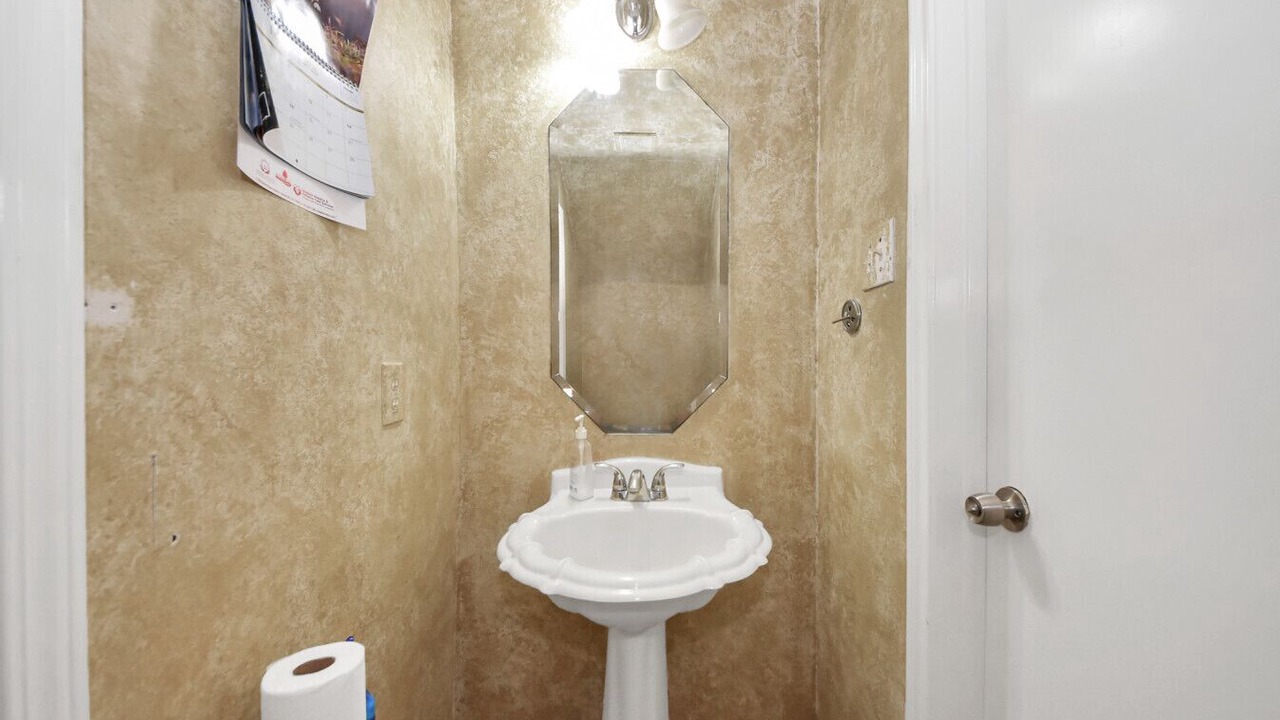 Photo of Bathroom in Clodine