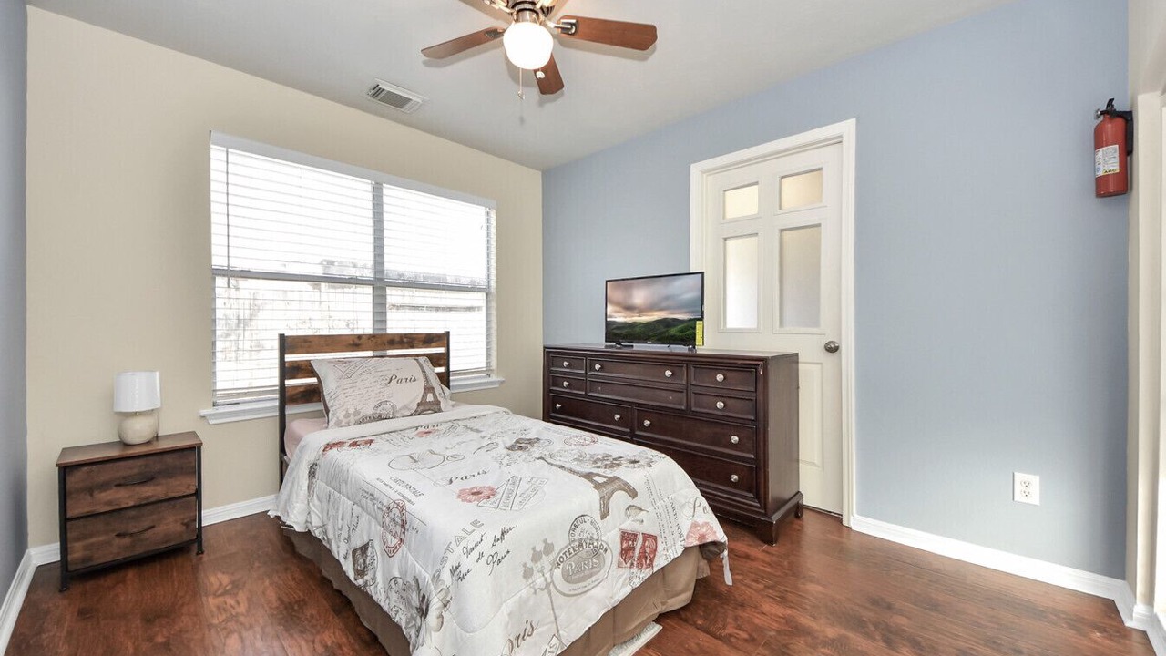 Photo of Bedroom in Clodine